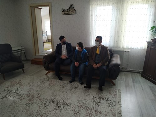 İlçe Kaymakamımız sayın Mahmut Fazıl YILDIZ TÜBİTAK'ta Türkiye üçüncüsü olan Muhammet KAYGISIZ ve Ailesini ziyaret etti.